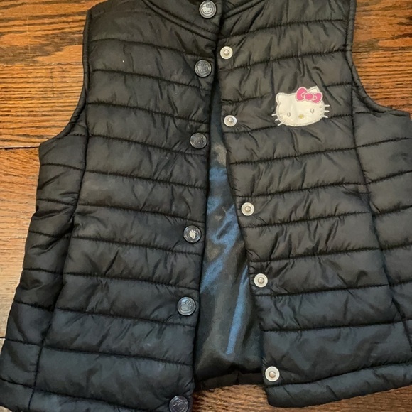 😊 3 for 20💕Hello Kitty Black  Vest with Pockets!Size 24m - Picture 7 of 9